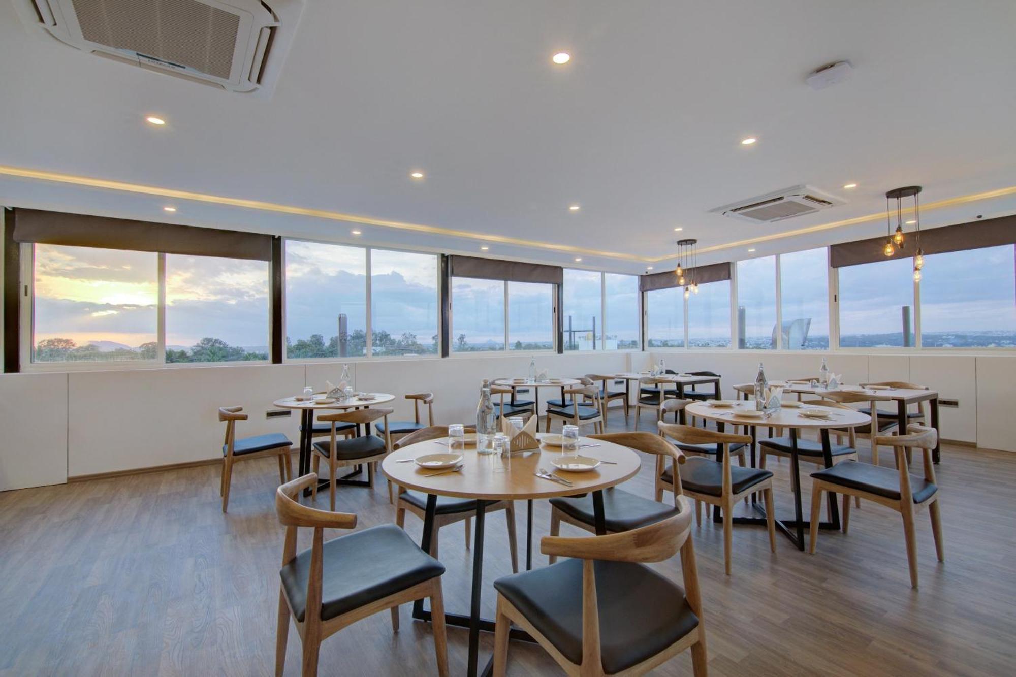 Super Townhouse Global Village Tech Park Near Kengeri Bus Terminal Metro Station Bangalore Dış mekan fotoğraf