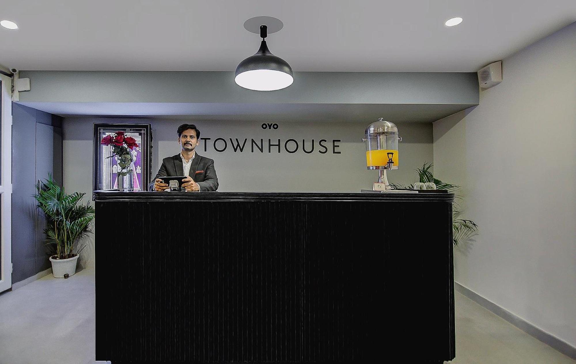 Super Townhouse Global Village Tech Park Near Kengeri Bus Terminal Metro Station Bangalore Dış mekan fotoğraf