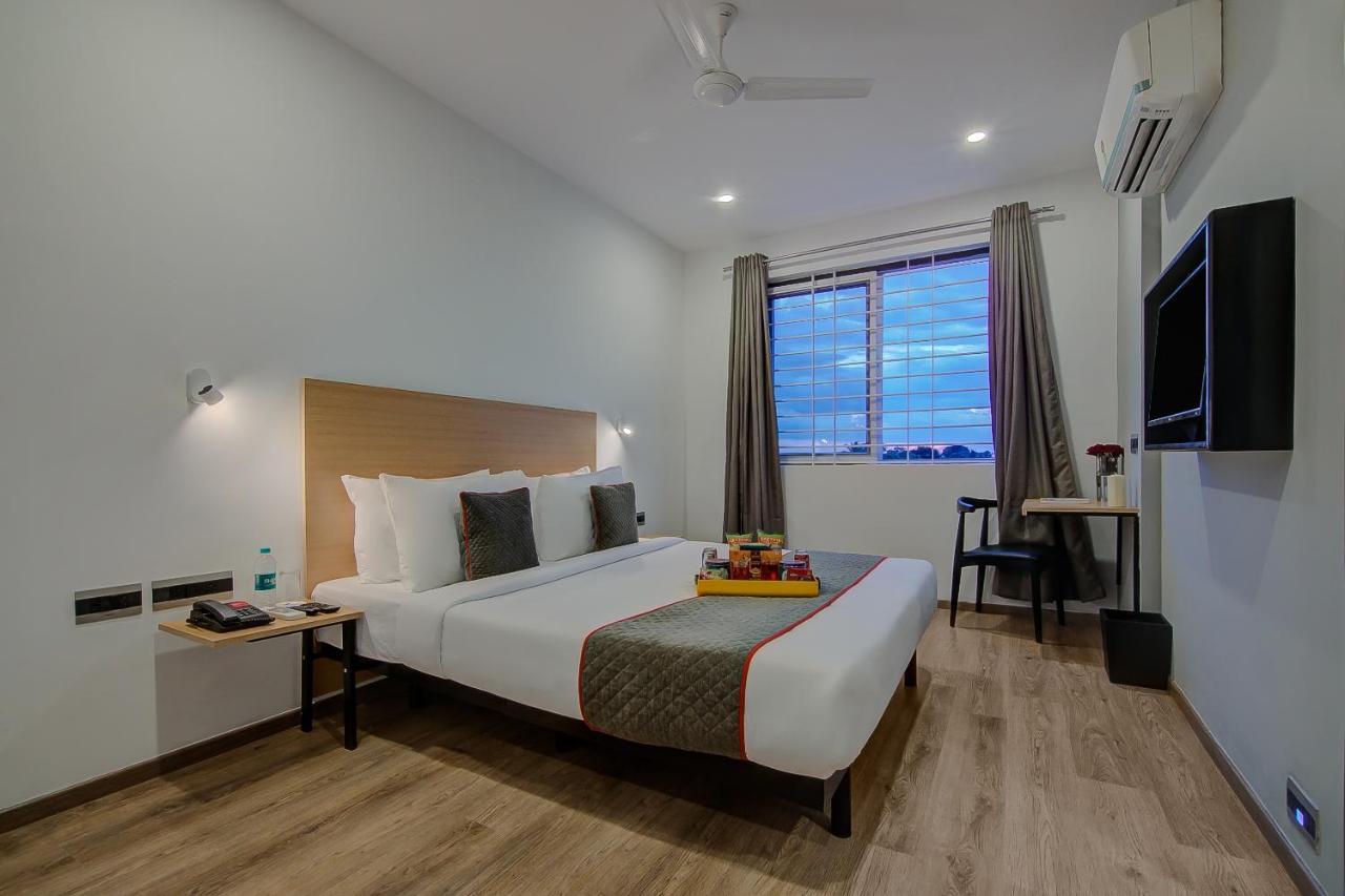 Super Townhouse Global Village Tech Park Near Kengeri Bus Terminal Metro Station Bangalore Dış mekan fotoğraf